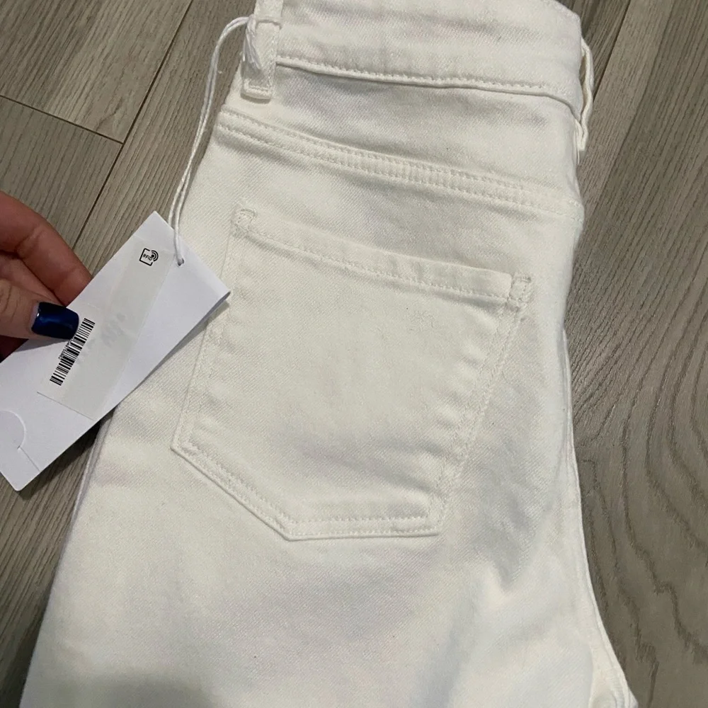 H&M Girls White Jeans Size 8/9 NWT